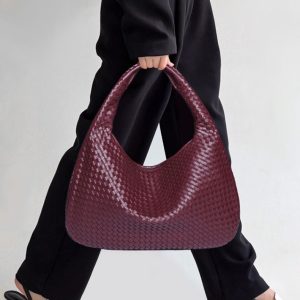 Dumpling shoulder bag